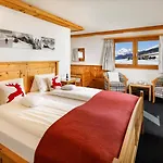 Walserhuus Sertig Hotel 3*