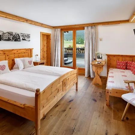 Walserhuus Sertig Hotel