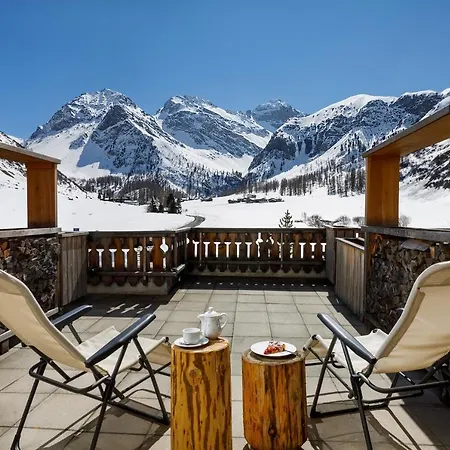 Walserhuus Sertig Hotel