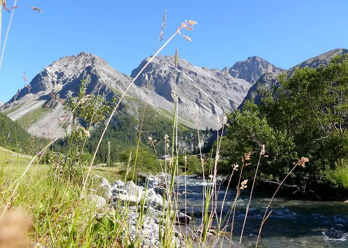 Walserhuus Sertig Hotel