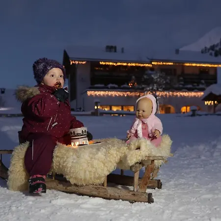 Walserhuus Sertig Ξενοδοχείο 3*